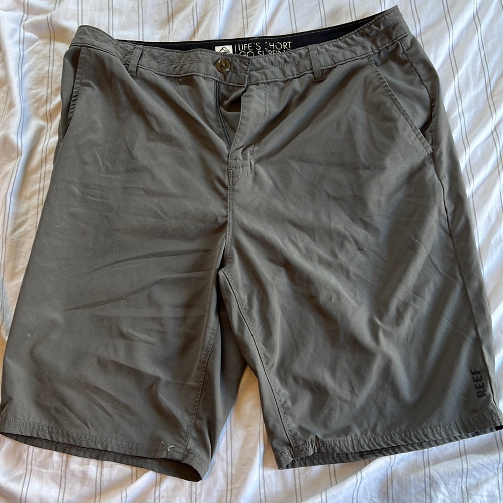 Mens reef swim trunks size 32
